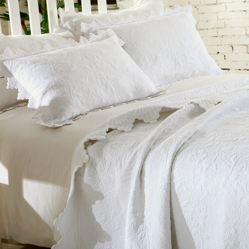 Quilted Cotton Bedspread On Th - đánh giá và giá Linum Home Textiles